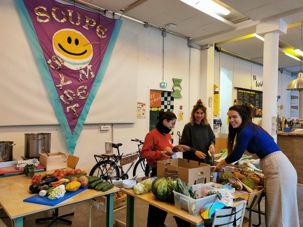 découvrez l'académie du climat et ses débats inspirants autour des enjeux environnementaux. participez à des échanges passionnants pour mieux comprendre et agir face au changement climatique.