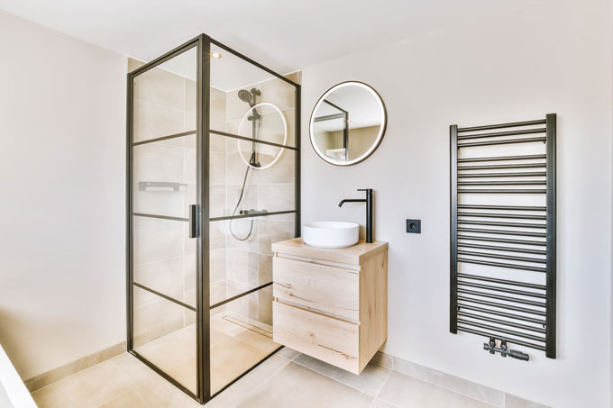 découvrez nos idées et conseils pour un aménagement de salle de bain moderne à paris. optimisez l'espace, le style et le confort avec des solutions innovantes pour créer une salle de bain contemporaine et élégante.