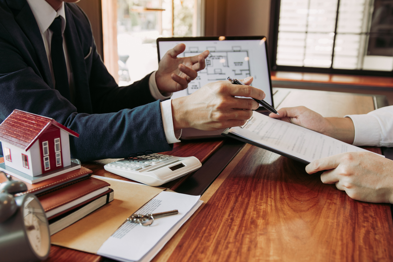 découvrez nos conseils pour bien choisir votre prestataire de rénovation en 2025. qualité, budget, garanties : tous les critères pour réussir vos travaux !