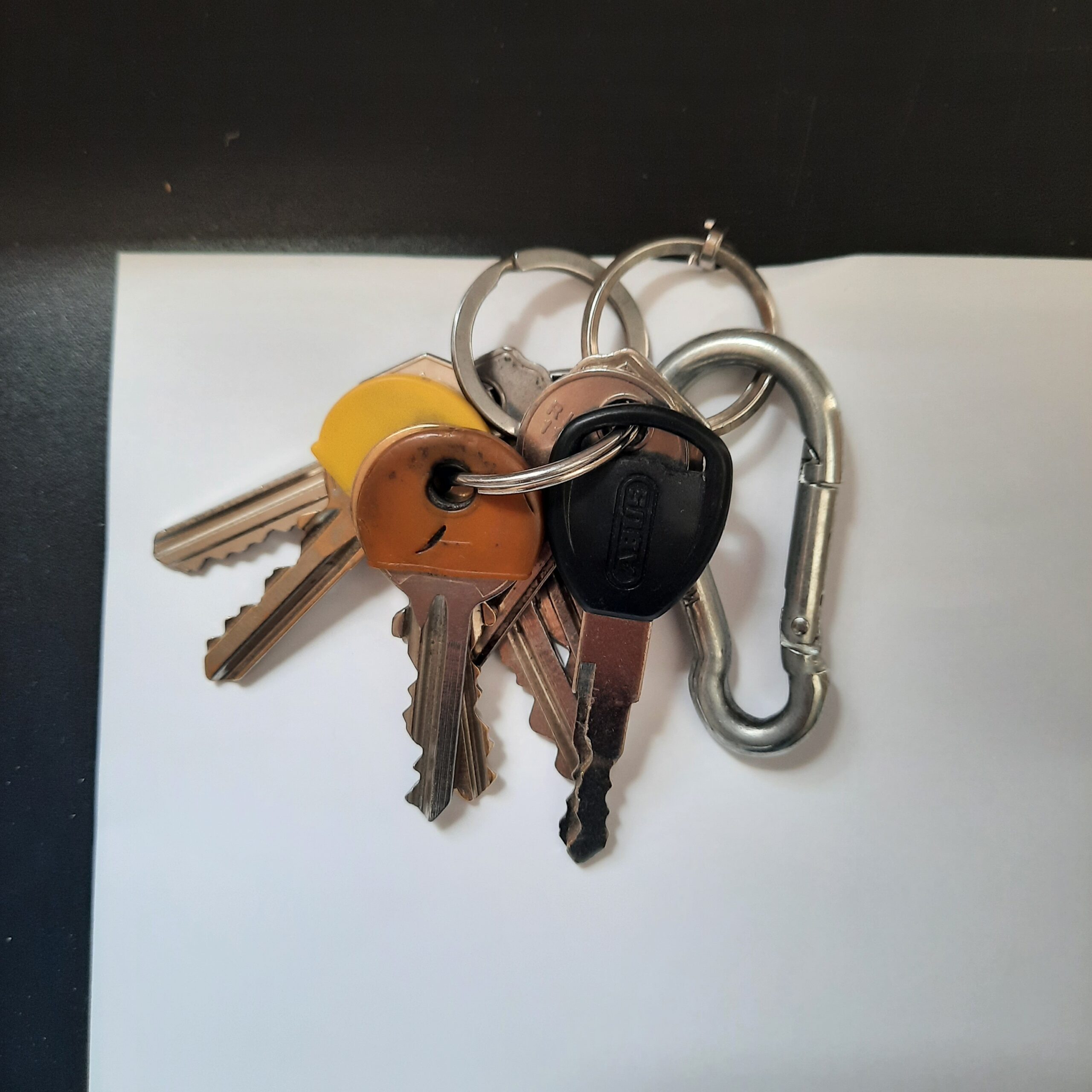 vous avez perdu vos clés à gennevilliers ? trouvez rapidement les contacts utiles pour signaler la perte et obtenir de l’aide pour remplacer vos clés ou ouvrir votre porte.