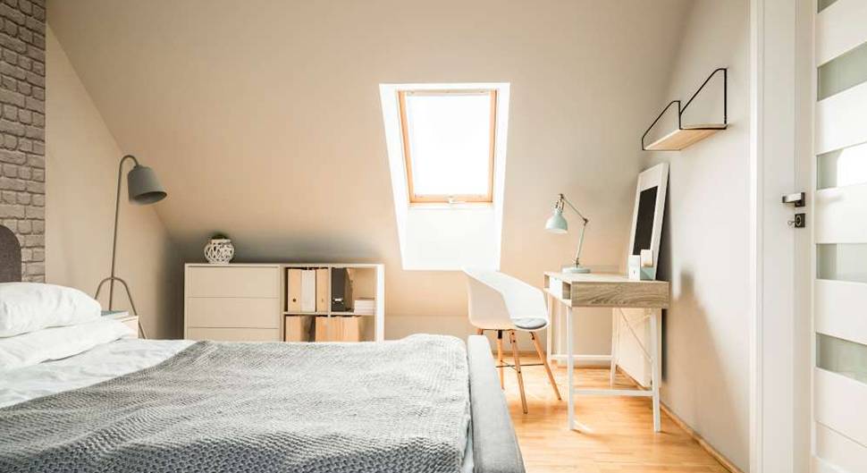découvrez tout ce qu’il faut savoir sur le coût d’aménagement des combles : tarifs moyens, exemples de prix, facteurs clés à considérer et conseils pour réussir votre projet.