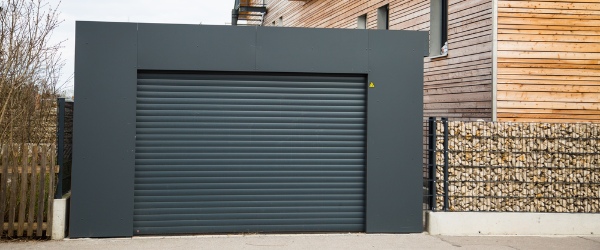 découvrez les prévisions du coût d’un garage en 2025 : tarification, facteurs influençant les prix, conseils pour économiser et tendances du marché immobilier.