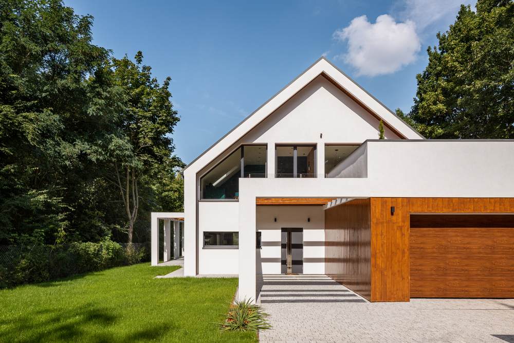 découvrez le coût d'une maison en bois : facteurs de prix, budget moyen au m², conseils pour construire une maison boisée économique et durable en france.