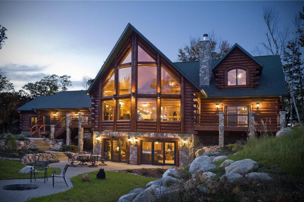 découvrez le coût d'une maison en bois : prix moyens au mètre carré, facteurs influençant le budget, avantages financiers et conseils pour estimer votre projet de construction bois.