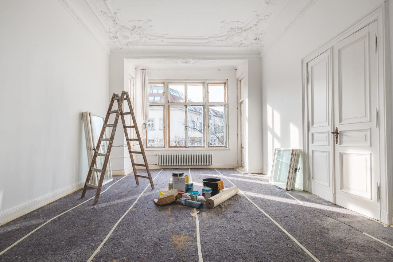 découvrez comment estimer le coût de la rénovation d’un appartement : prix moyens au m², principaux travaux, aides financières et conseils pour optimiser votre budget.