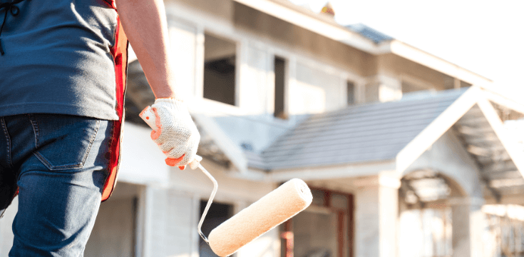 découvrez comment estimer le coût de rénovation au m², les facteurs qui influencent le prix et nos conseils pour budgéter efficacement vos travaux de rénovation.