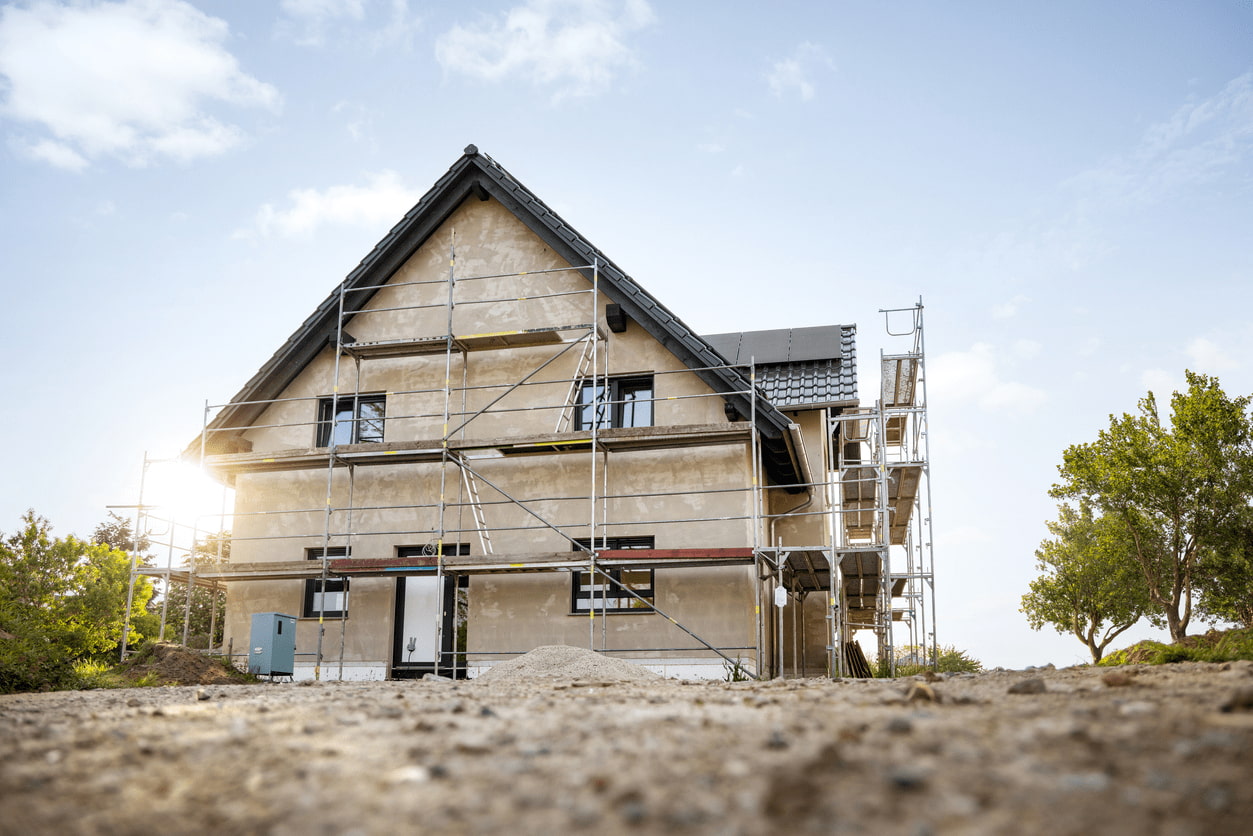 découvrez le coût moyen au m² pour la rénovation de votre logement en france. estimez facilement votre budget selon les types de travaux : peinture, plomberie, électricité, isolation et plus.