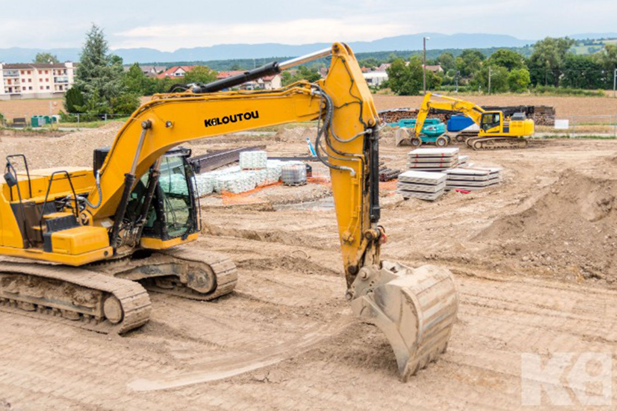 découvrez les différents coûts liés aux travaux de terrassement : tarifs, facteurs d’influence, conseils pour bien estimer votre budget et réussir votre projet de construction ou d’aménagement extérieur.