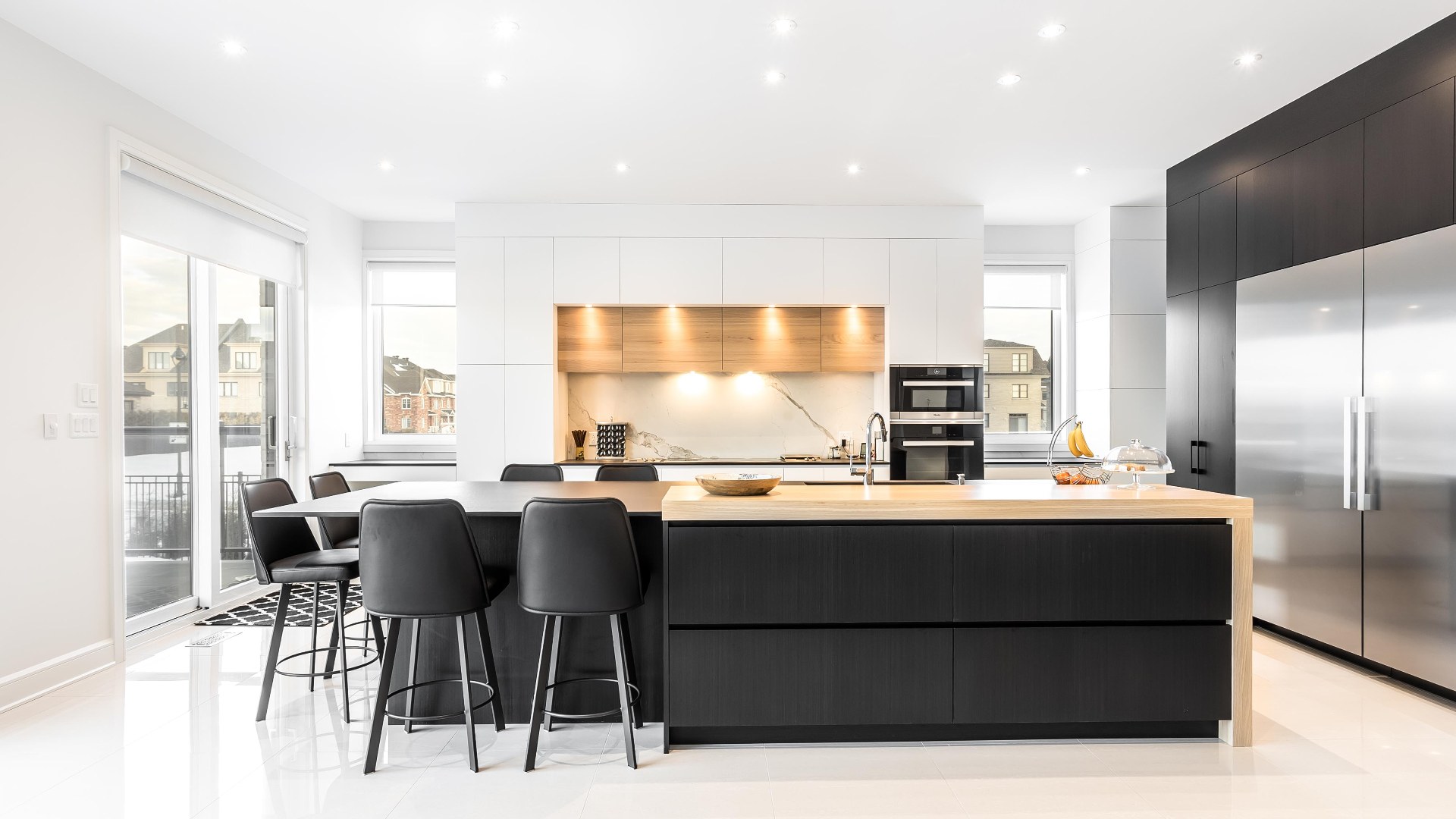 découvrez les caractéristiques et inspirations de la cuisine moderne : design épuré, matériaux innovants, équipements high-tech et astuces pour rénover votre espace culinaire avec style.