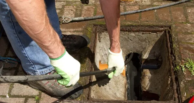 service rapide de débouchage de douche à nancy. intervention efficace pour éliminer les bouchons et retrouver une douche fonctionnelle. contactez nos experts en débouchage à nancy dès aujourd’hui !