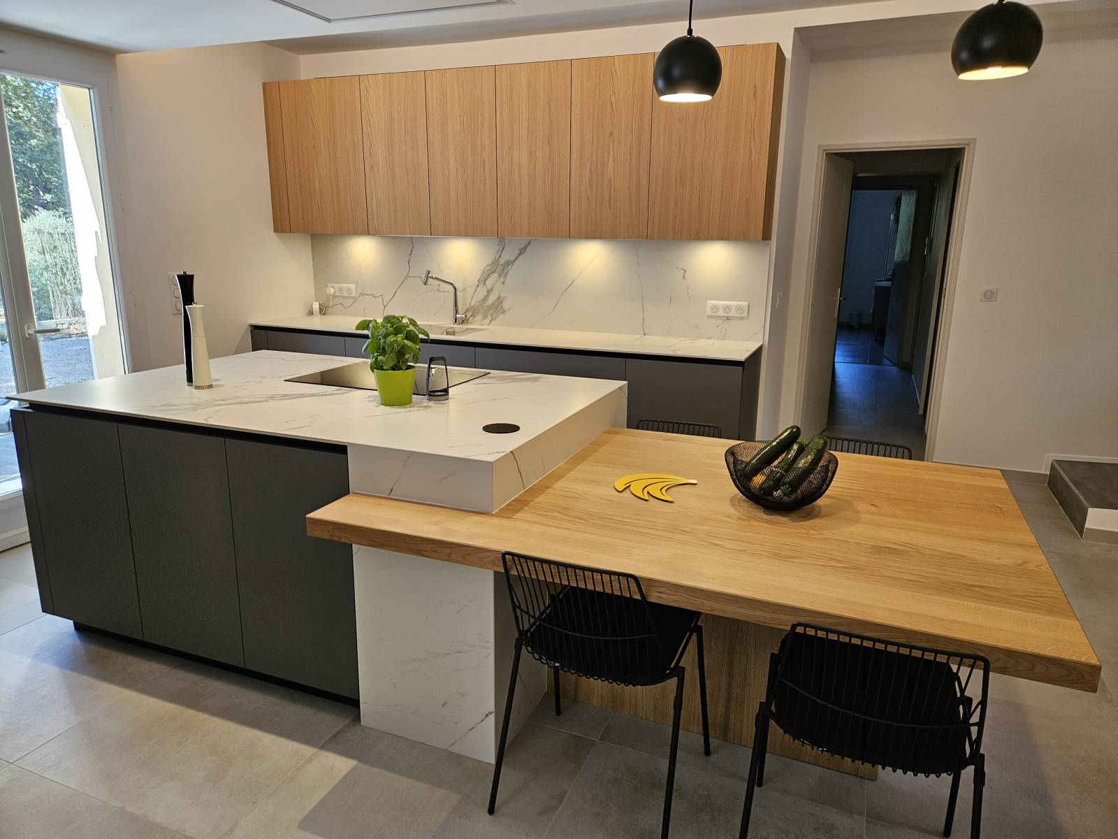 obtenez un devis personnalisé pour votre cuisine sur-mesure. comparez nos offres, adaptez vos besoins et bénéficiez d’un accompagnement professionnel pour réaliser la cuisine de vos rêves.