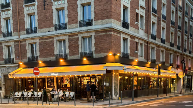 découvrez nos solutions d'éclairage extérieur à neuilly-sur-seine : installation, rénovation et conseils sur-mesure pour mettre en valeur votre jardin ou votre façade avec efficacité et élégance.