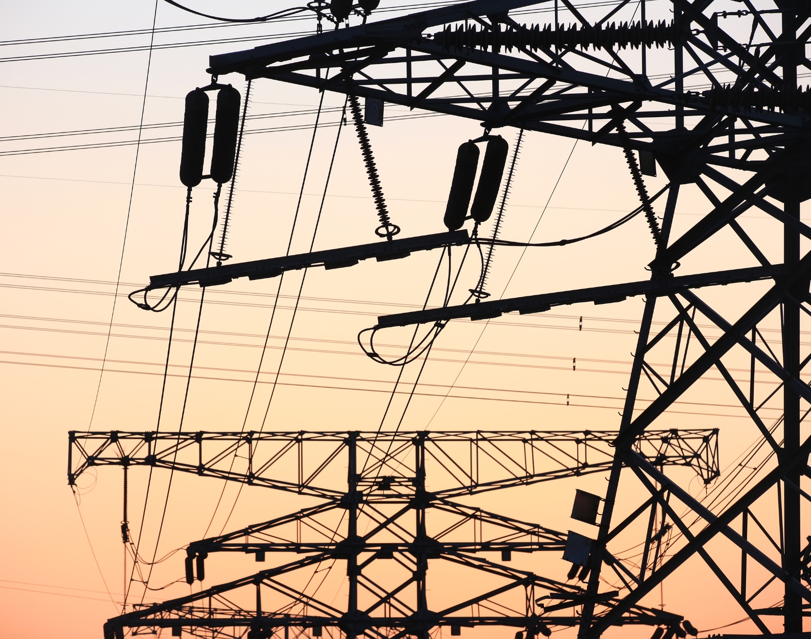 découvrez nos conseils et solutions pour garantir une électricité sûre chez vous. protégez votre installation électrique et assurez la sécurité de votre famille avec des gestes simples et efficaces.