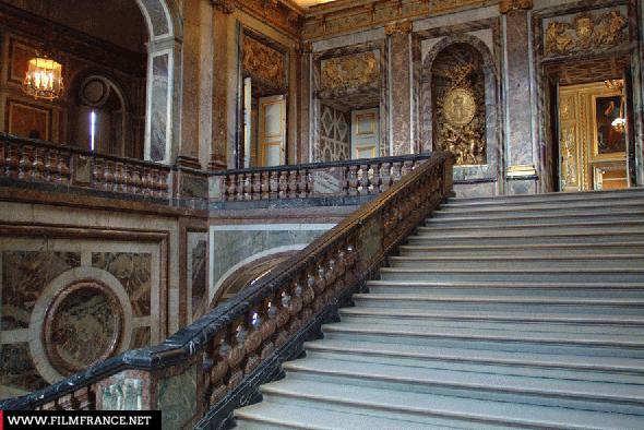 découvrez les erreurs courantes à éviter avec un architecte d’intérieur à versailles et obtenez des conseils pour réussir votre projet d’aménagement sans faux pas.