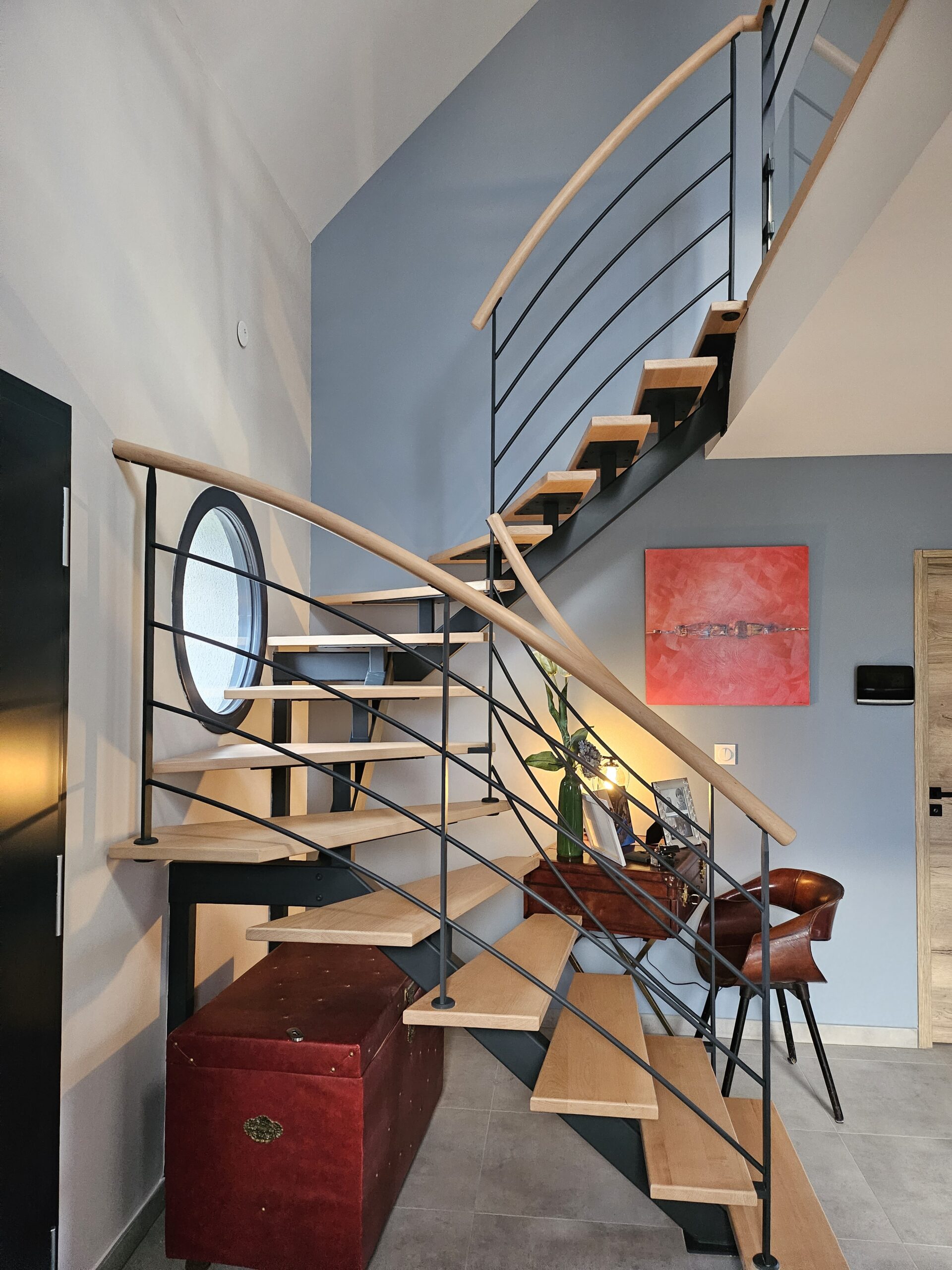 découvrez nos idées et conseils pour concevoir un escalier moderne, alliant design contemporain, matériaux innovants et fonctionnalité, afin de sublimer votre intérieur avec style.