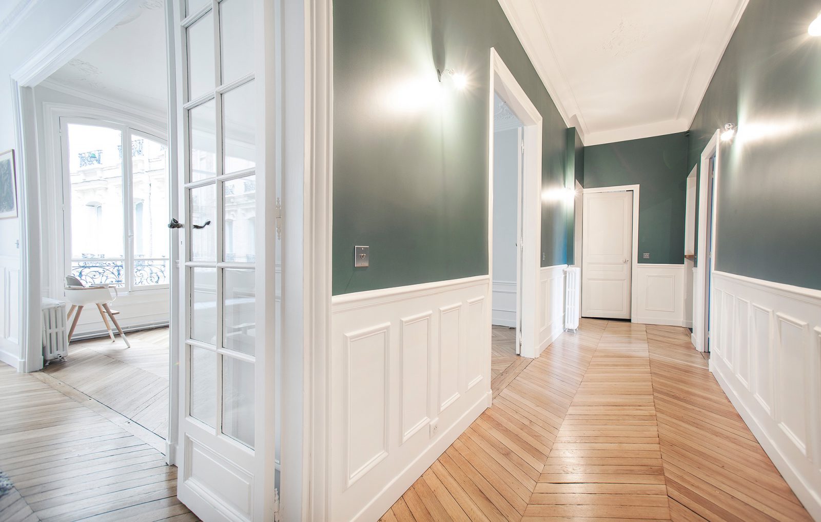 découvrez nos conseils et astuces pour réussir les finitions lors de la rénovation d'un appartement dans le 19e arrondissement, et valorisez votre intérieur avec des détails soignés et professionnels.