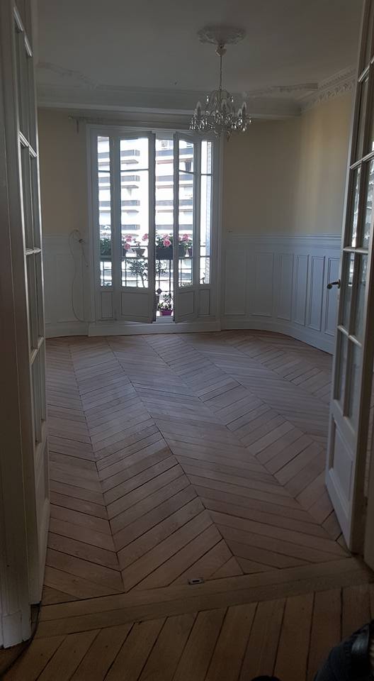 découvrez nos services professionnels de pose, rénovation et entretien de parquet à paris. choisissez parmi une large gamme de parquets haut de gamme pour sublimer votre intérieur. devis rapide et conseils personnalisés.