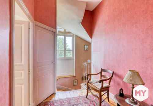 obtenez des conseils et des estimations pour la peinture d'une maison de 160m2 : coût, choix des couleurs, astuces pour un résultat professionnel et services recommandés.