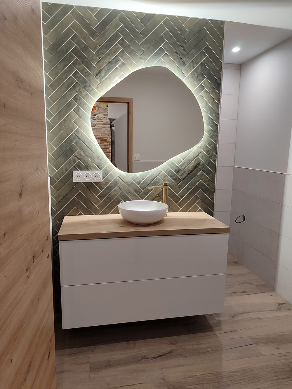 confiez la pose de votre salle de bain à des professionnels. installation complète, rénovation, conseils personnalisés et respect des délais pour une salle de bain moderne et fonctionnelle.
