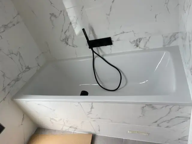 découvrez le prix de la rénovation de plomberie au m2 : estimation des coûts, facteurs à considérer et conseils pour maîtriser votre budget de travaux de plomberie.