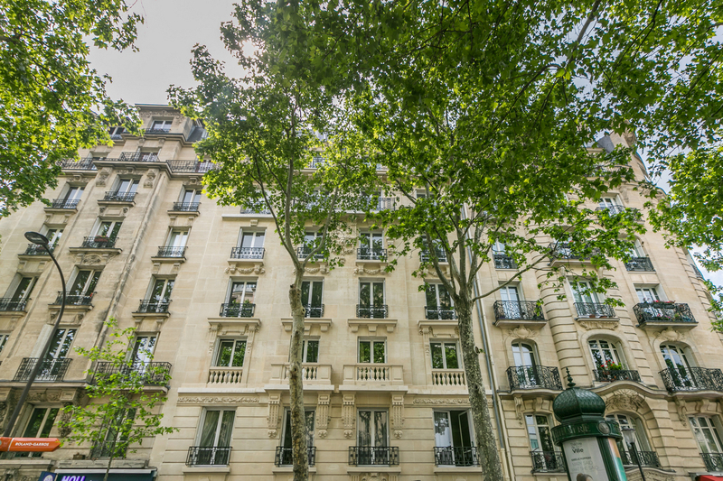 découvrez nos services professionnels de ravalement de façade à paris : rénovation, nettoyage et protection durable pour embellir et préserver l’aspect de votre immeuble. devis gratuit et intervention rapide dans tout paris.