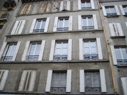 confiez votre ravalement de façade à paris à des experts qualifiés. bénéficiez d’un devis gratuit, d’un travail soigné et de conseils personnalisés pour rénover et valoriser votre immeuble.