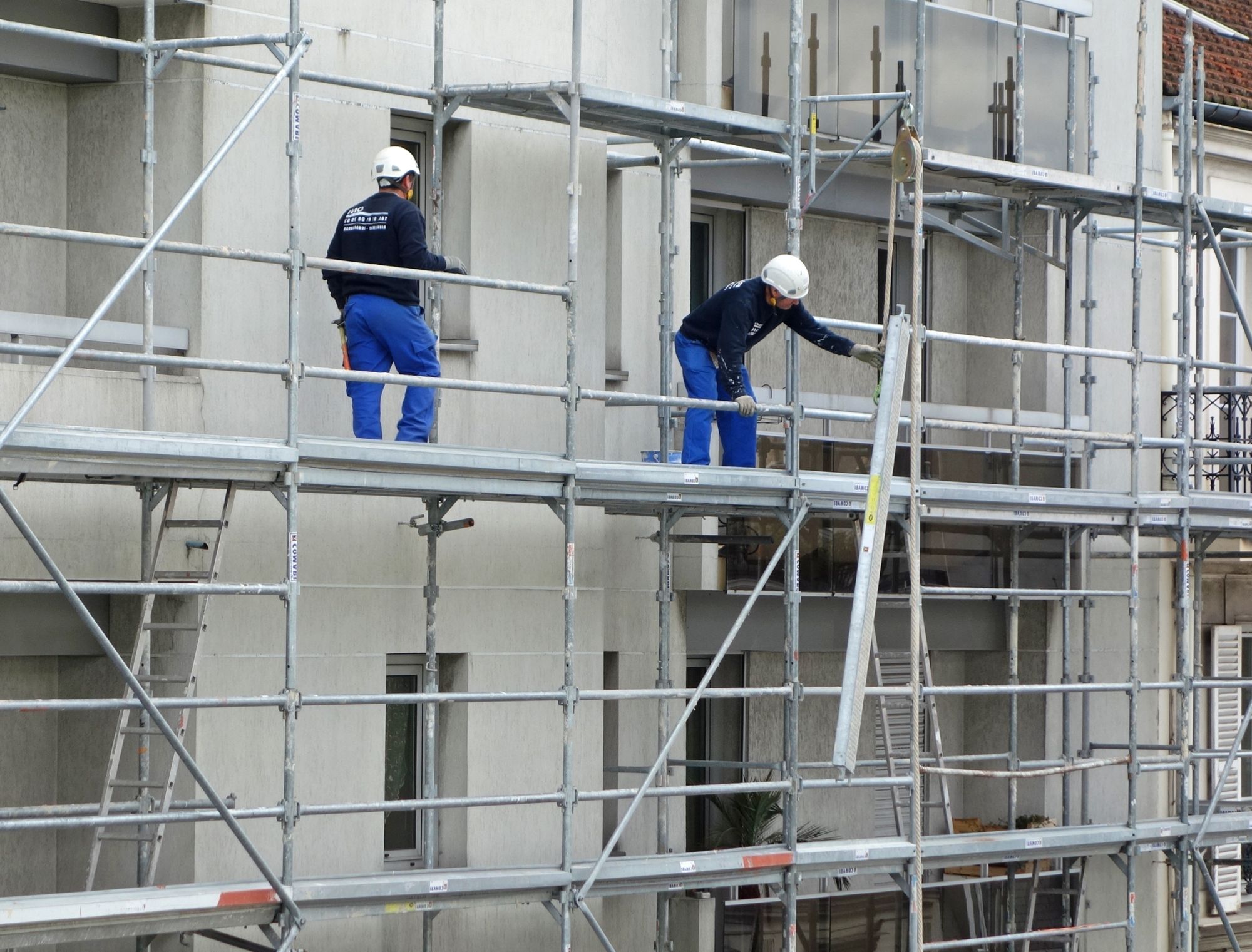 confiez votre ravalement de façade à paris à des experts ! bénéficiez d’un diagnostic gratuit, de travaux de qualité et d’un devis personnalisé pour valoriser votre bien.