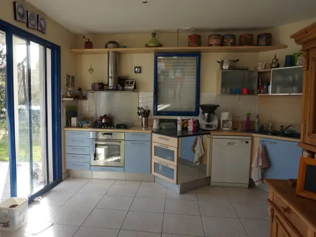 découvrez nos conseils pratiques pour réduire le coût de votre rénovation de cuisine sans compromis sur la qualité. astuces, idées économiques et solutions pour maîtriser votre budget !