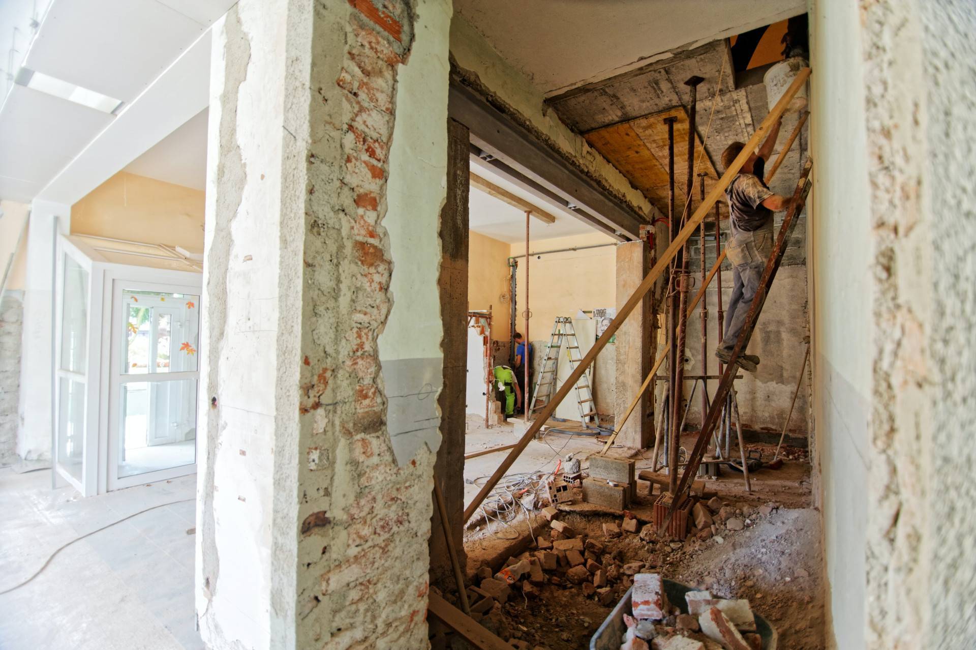découvrez nos conseils et astuces pour réussir votre rénovation à petit prix : idées économiques, solutions malines et exemples inspirants pour transformer votre intérieur sans vous ruiner.