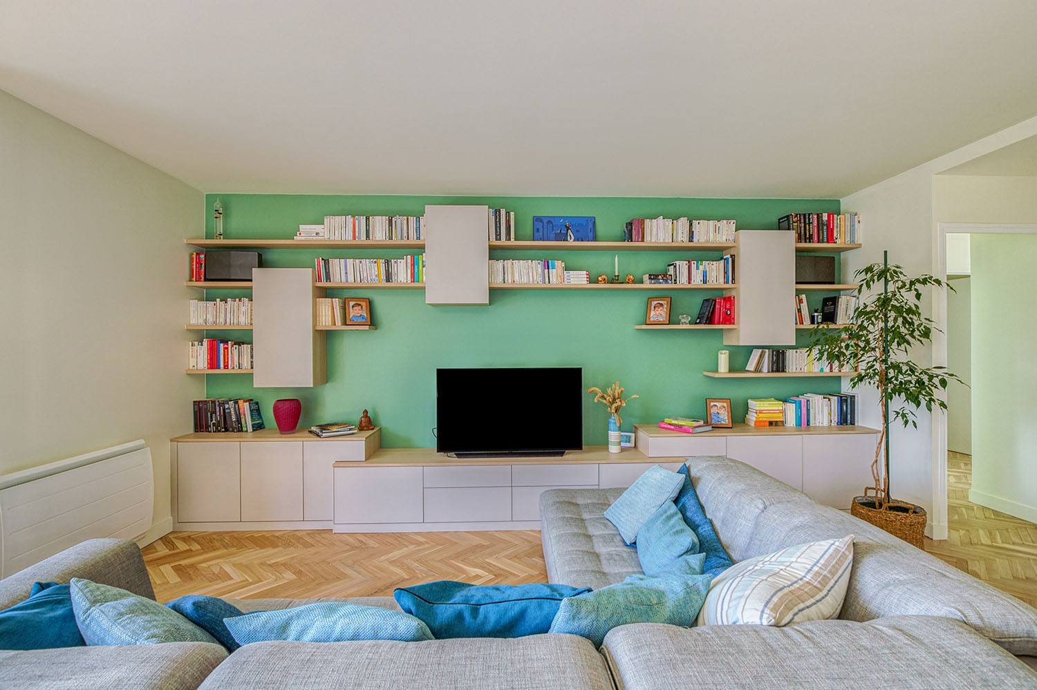 confiez la rénovation de votre appartement dans les hauts-de-seine (92) à des experts qualifiés. profitez de conseils personnalisés, d’un accompagnement sur mesure et de travaux de qualité pour moderniser votre intérieur selon vos envies.