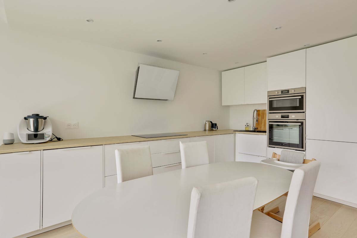 confiez la rénovation de votre appartement à paris 14 à des experts. profitez d'un accompagnement sur mesure pour rénover votre intérieur avec qualité et professionnalisme.