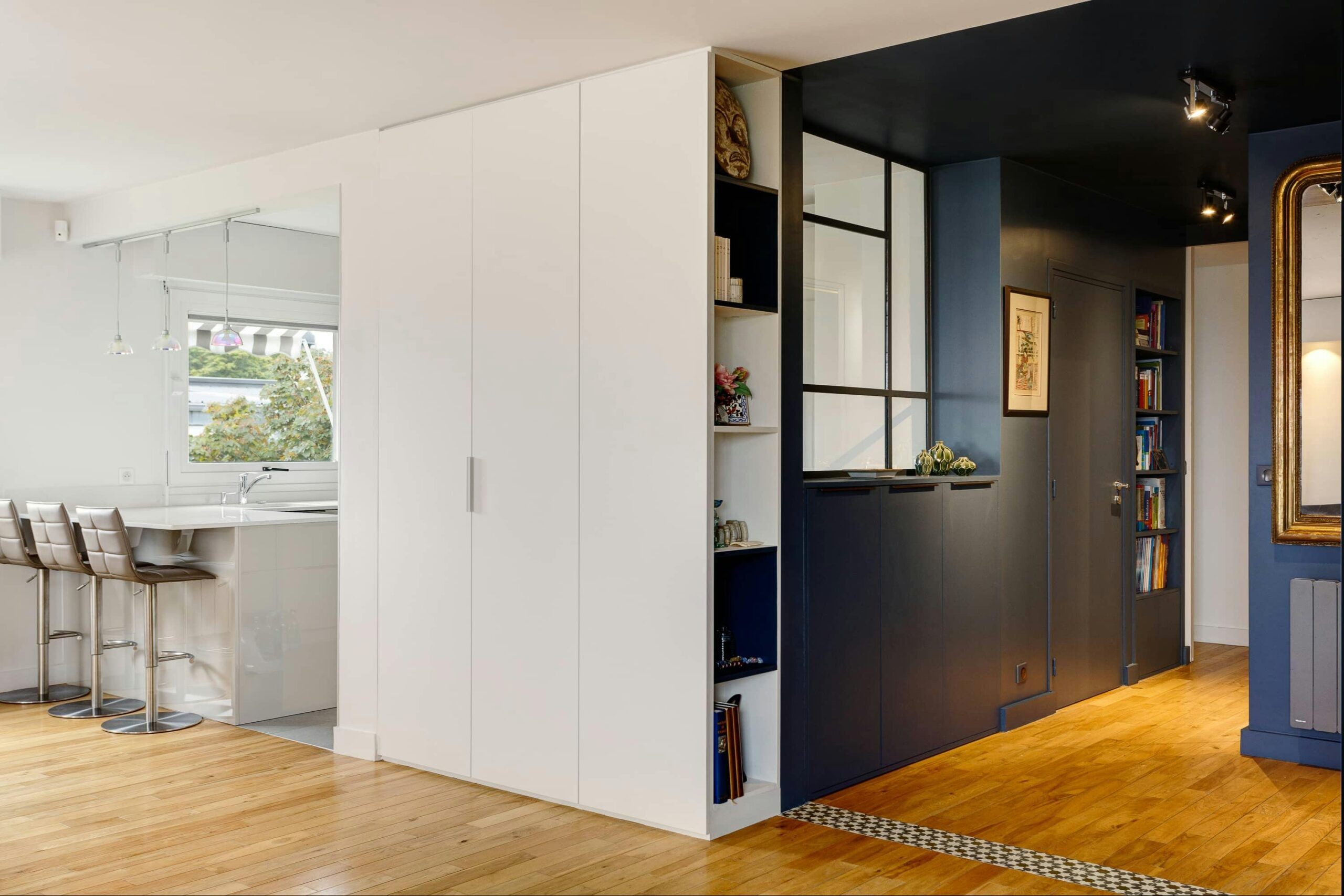 confiez la rénovation de votre appartement à paris à des experts ! bénéficiez de conseils personnalisés, d’un accompagnement sur-mesure et de travaux de qualité pour transformer votre intérieur selon vos envies.