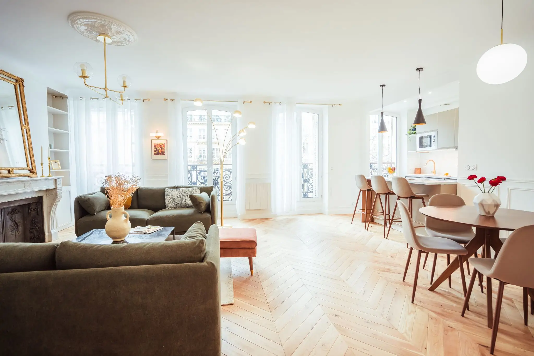 découvrez tous nos conseils et services pour réussir la rénovation de votre appartement parisien. modernisez votre espace de vie à paris avec des solutions adaptées à vos besoins et à votre style.