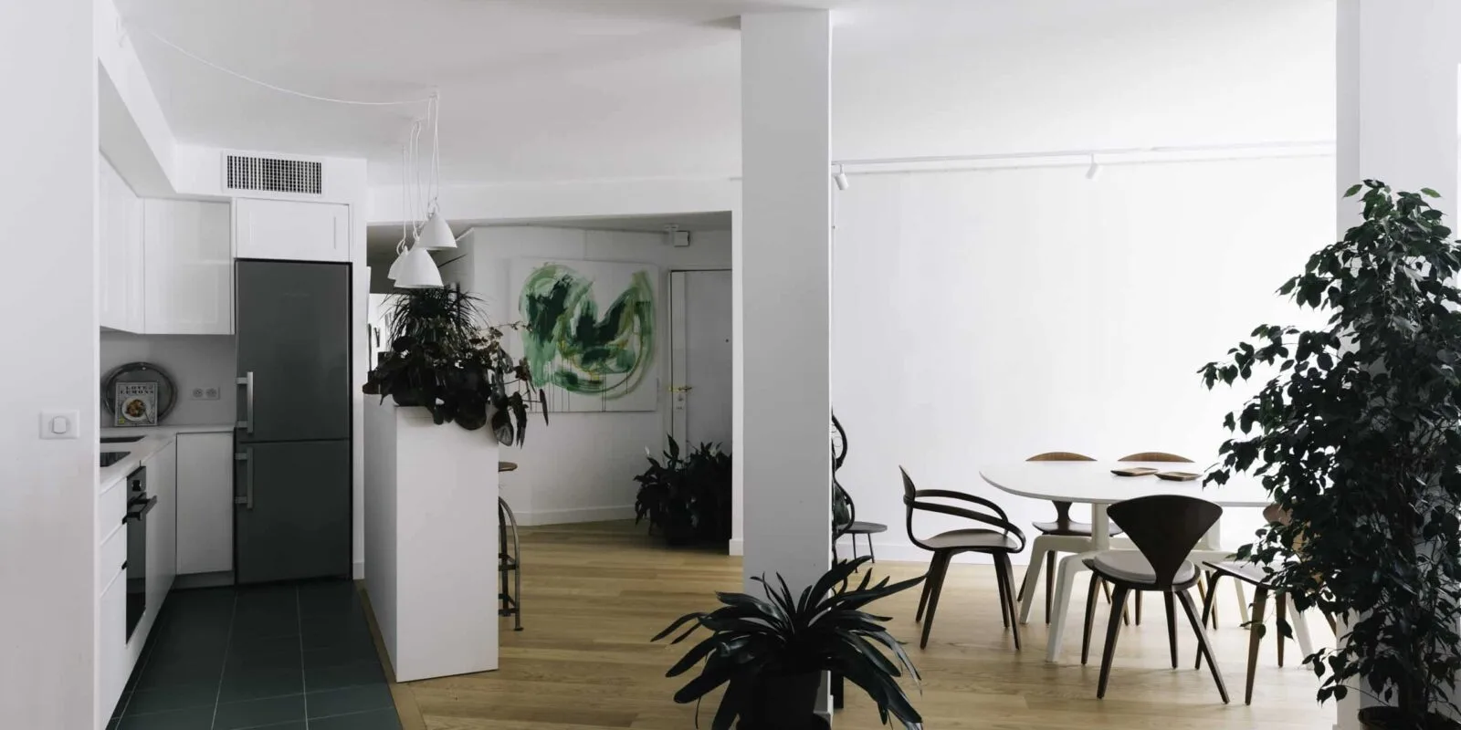 confiez la rénovation de votre appartement parisien à des experts. conseils, astuces et accompagnement pour transformer votre intérieur avec style et élégance à paris.