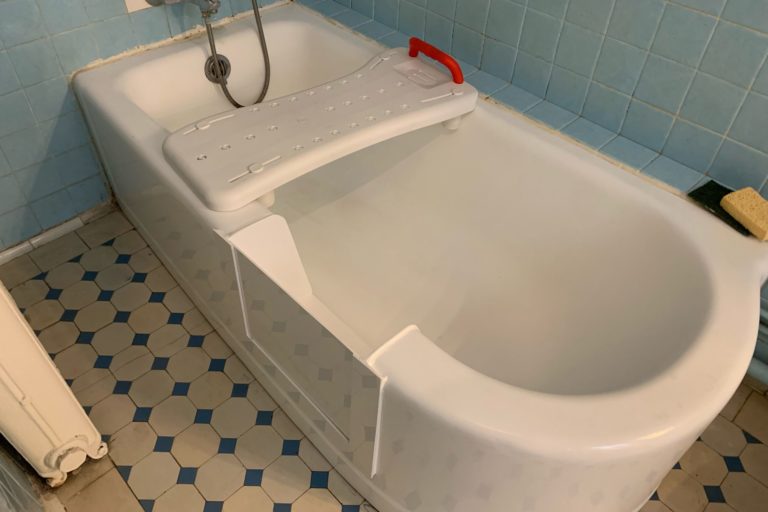 découvrez nos solutions de rénovation de baignoire pour redonner vie à votre salle de bain. rénovez rapidement, efficacement et à moindre coût sans remplacement complet. conseils, astuces et professionnels à votre service !
