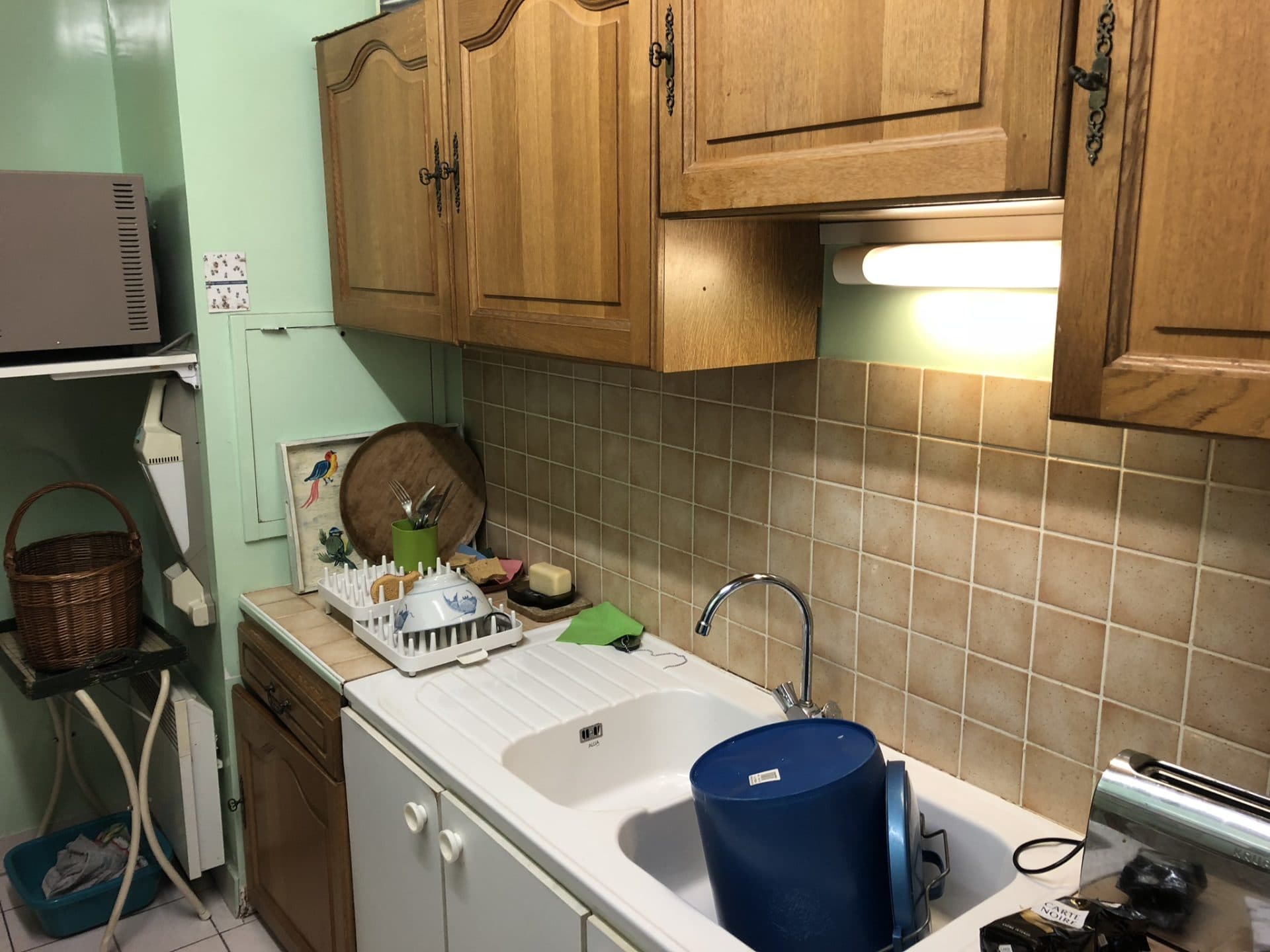 confiez votre rénovation de cuisine à paris à des experts qualifiés. bénéficiez de conseils personnalisés, de matériaux de qualité et d'un accompagnement complet pour créer la cuisine de vos rêves. devis gratuit et réalisation soignée.