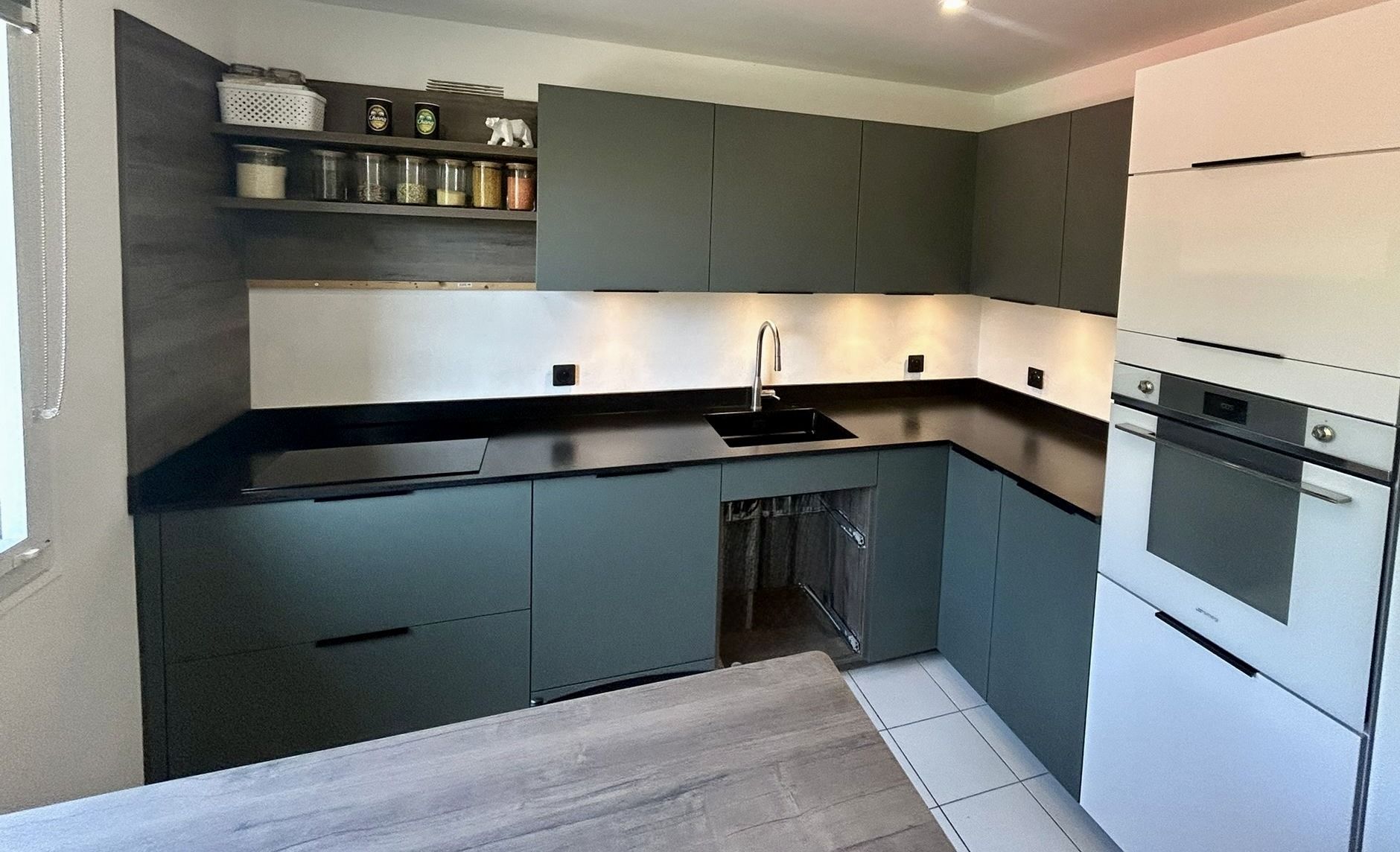 confiez la rénovation de votre cuisine à suresnes à des experts ! services sur-mesure, matériaux de qualité et conseils personnalisés pour transformer votre espace selon vos envies.