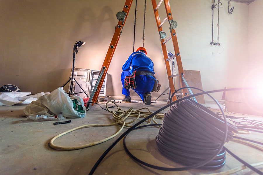 confiez vos travaux de rénovation électrique à des experts pour une installation sécurisée et conforme aux normes. sécurité, fiabilité et tranquillité d’esprit garanties.