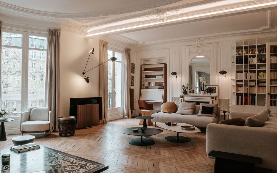 découvrez nos conseils et inspirations pour réussir votre rénovation haussmannienne : restauration des moulures, parquet en point de hongrie, cheminées d'époque et élégance parisienne au rendez-vous. transformez votre intérieur tout en préservant son charme historique !