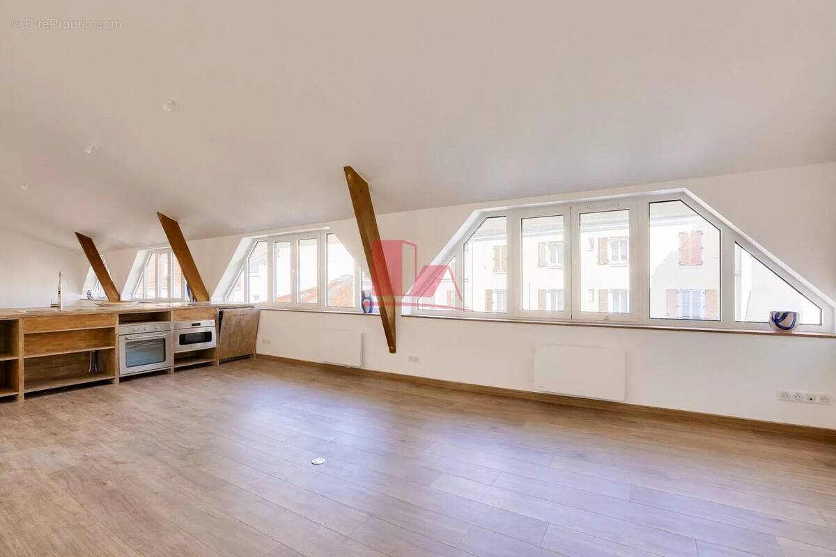 confiez votre projet de rénovation immobilière à vanves à des experts qualifiés. bénéficiez de conseils personnalisés, d'un accompagnement sur mesure et d'une transformation réussie de votre bien immobilier à vanves.