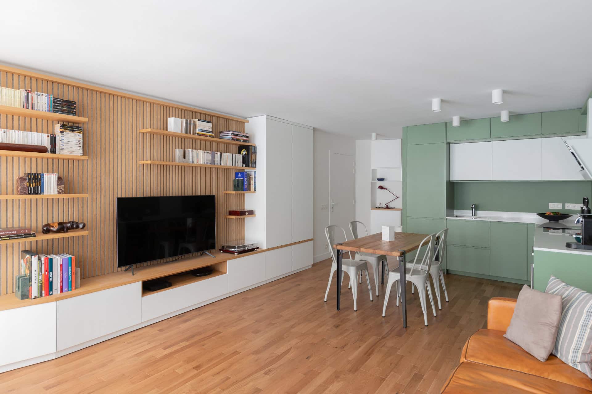 confiez votre rénovation intérieure à paris à des experts qualifiés. transformez votre appartement ou maison avec des solutions sur mesure, respectant vos goûts et votre budget. devis gratuit.