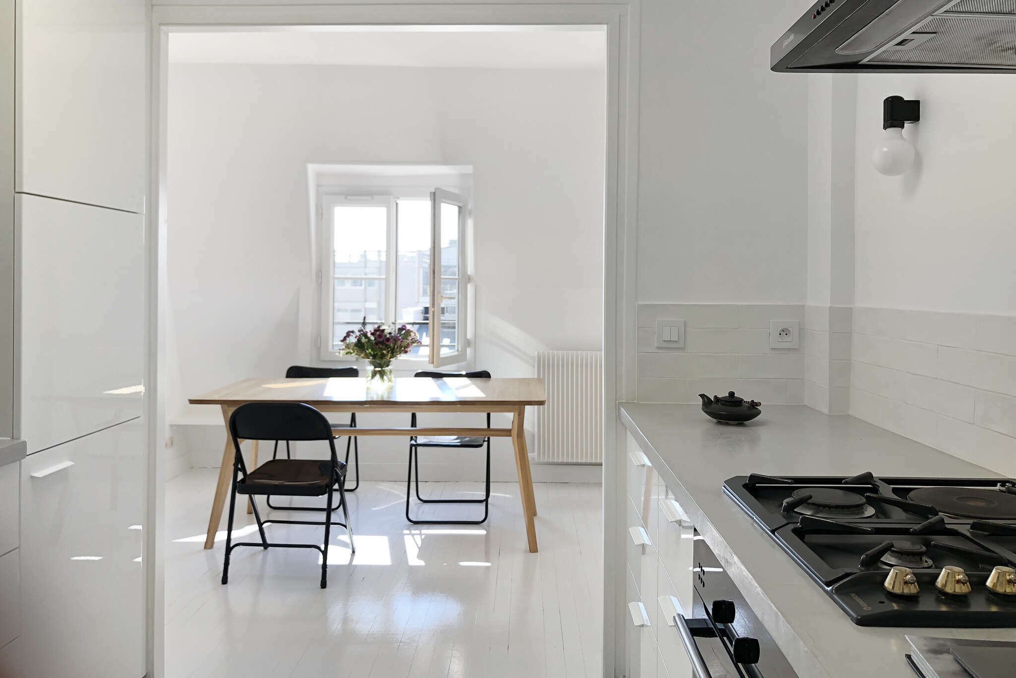 confiez votre rénovation intérieure à paris à des experts qualifiés. de la conception à la réalisation, transformez votre espace selon vos envies avec des solutions sur-mesure et un accompagnement professionnel.