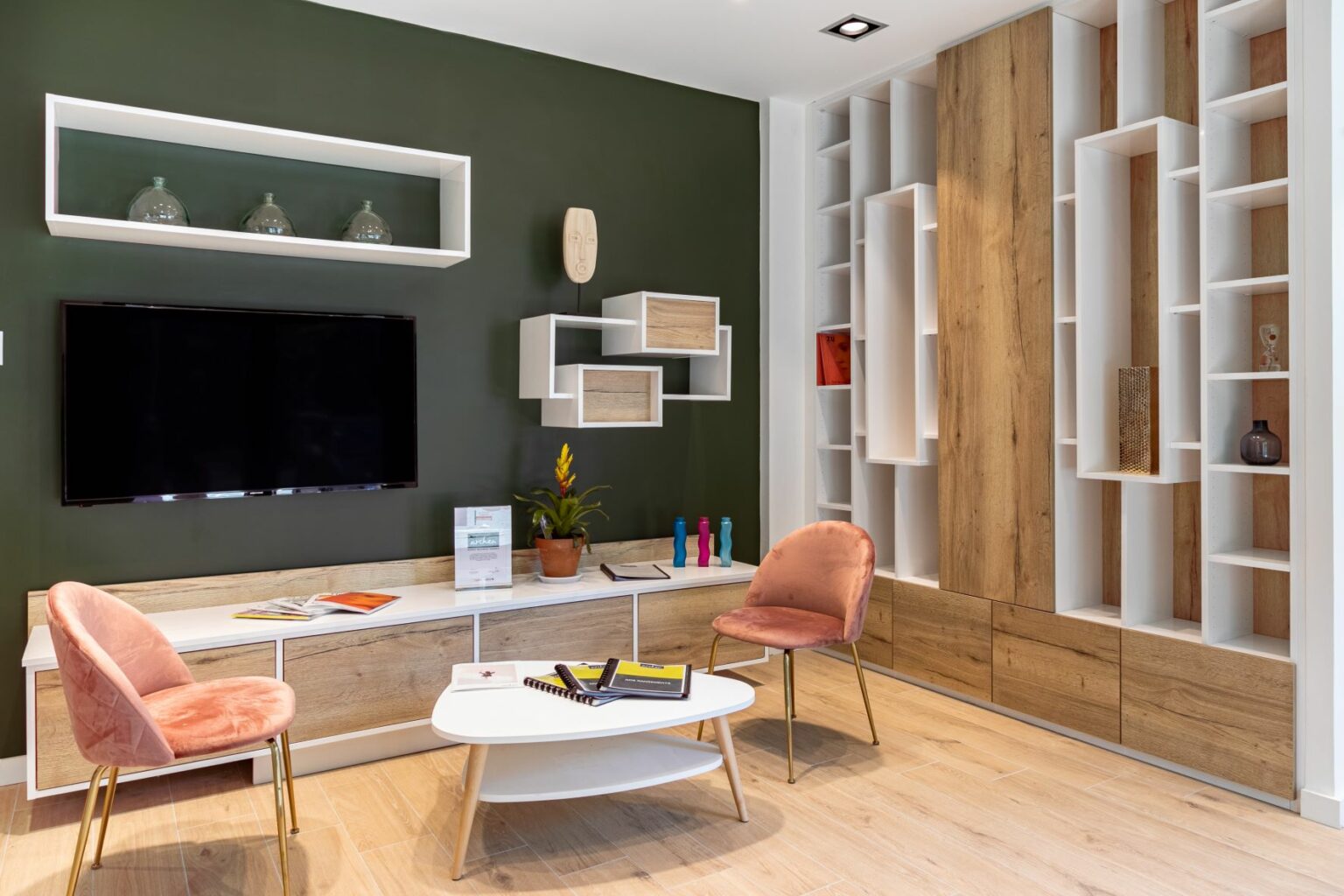 découvrez nos services de rénovation de locaux professionnels à paris : solutions sur-mesure, qualité, respect des délais et accompagnement personnalisé pour transformer vos espaces de travail.