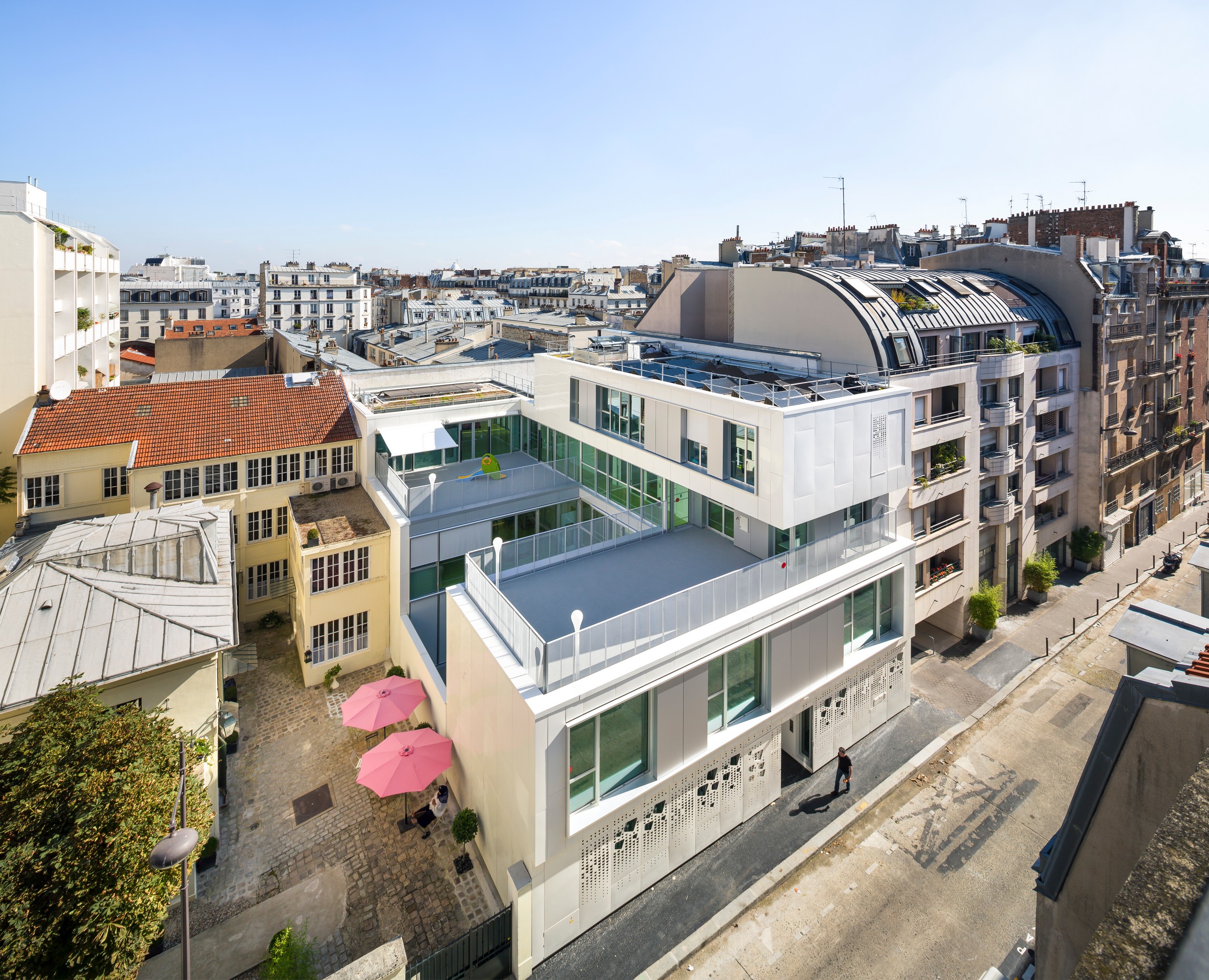 confiez vos travaux de rénovation à paris 75014 à des experts qualifiés. rénovation complète ou partielle, devis gratuit, conseils personnalisés et finitions soignées pour valoriser votre bien.