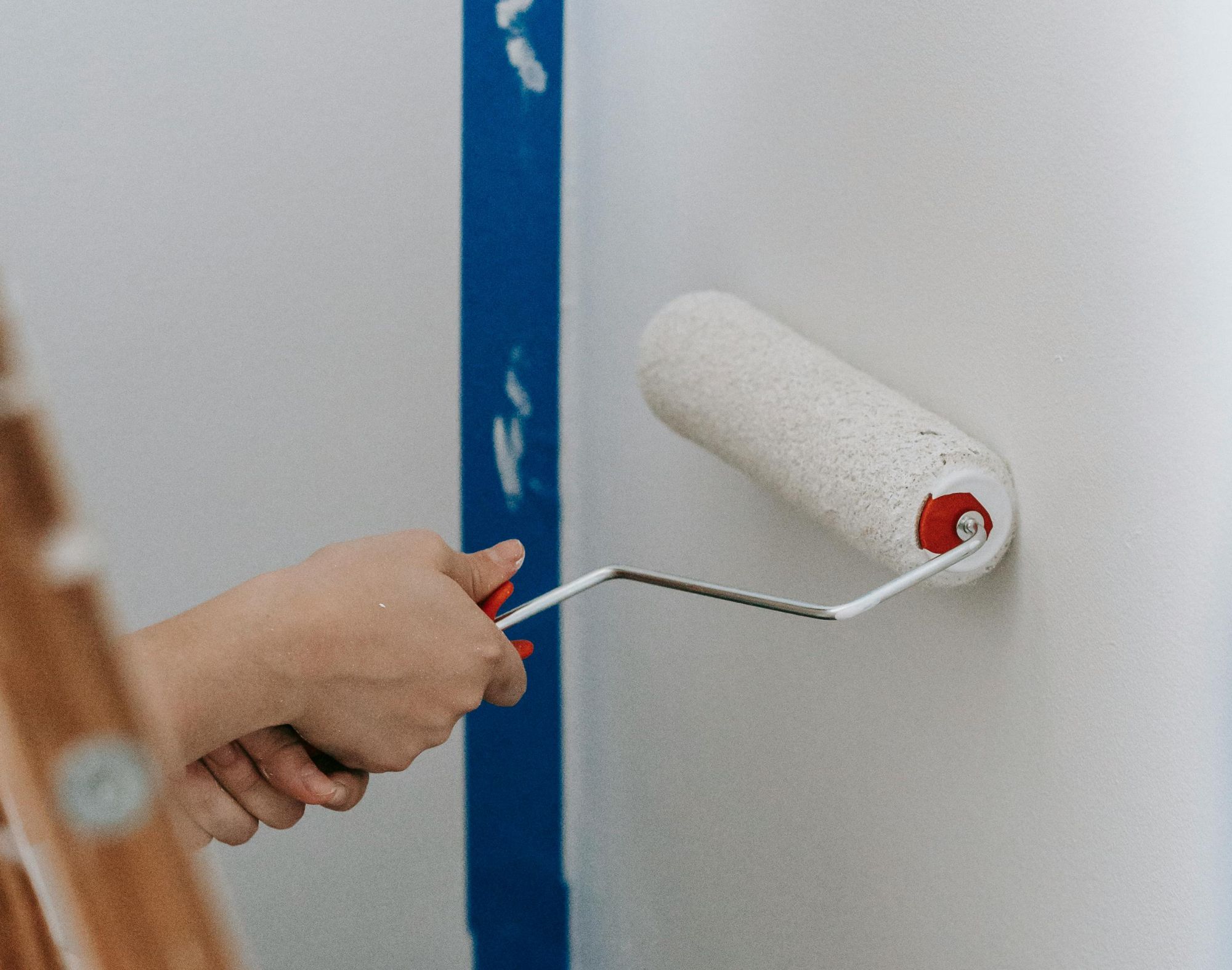 confiez la rénovation peinture de votre maison ou appartement dans le 92 à des professionnels qualifiés. conseils personnalisés, finitions soignées et devis gratuit. sublimez vos espaces avec une peinture de qualité !