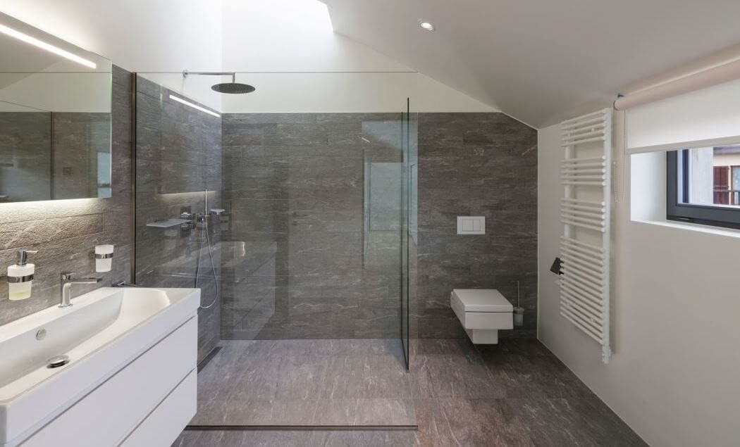 découvrez nos conseils et astuces pour réussir la rénovation de votre salle de bain : choix des matériaux, design, aménagement et solutions pour optimiser l'espace.