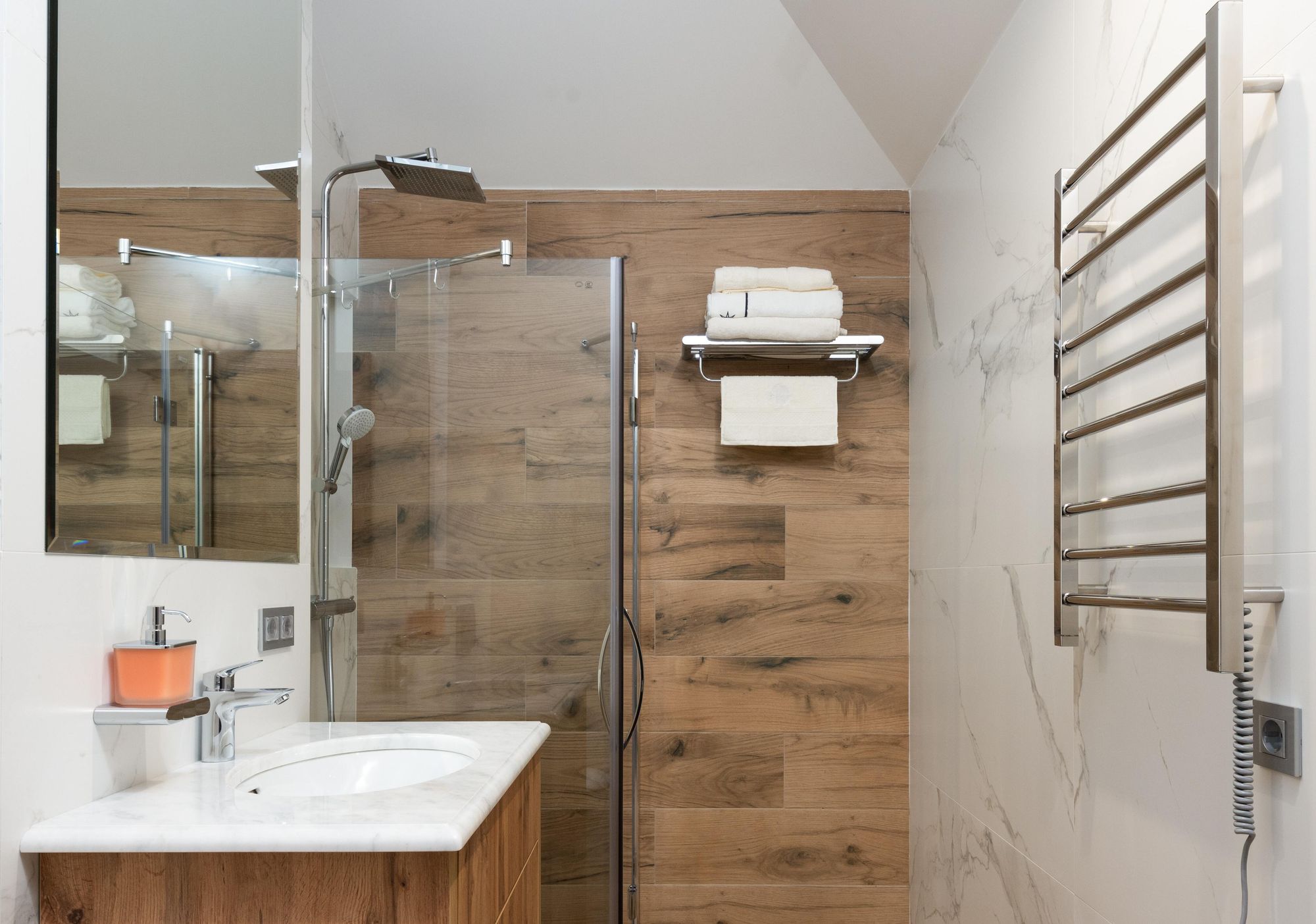 transformez votre salle de bain avec nos solutions de rénovation modernes. profitez d’idées, de conseils et d’experts pour créer la salle de bain de vos rêves, adaptée à votre style et budget.