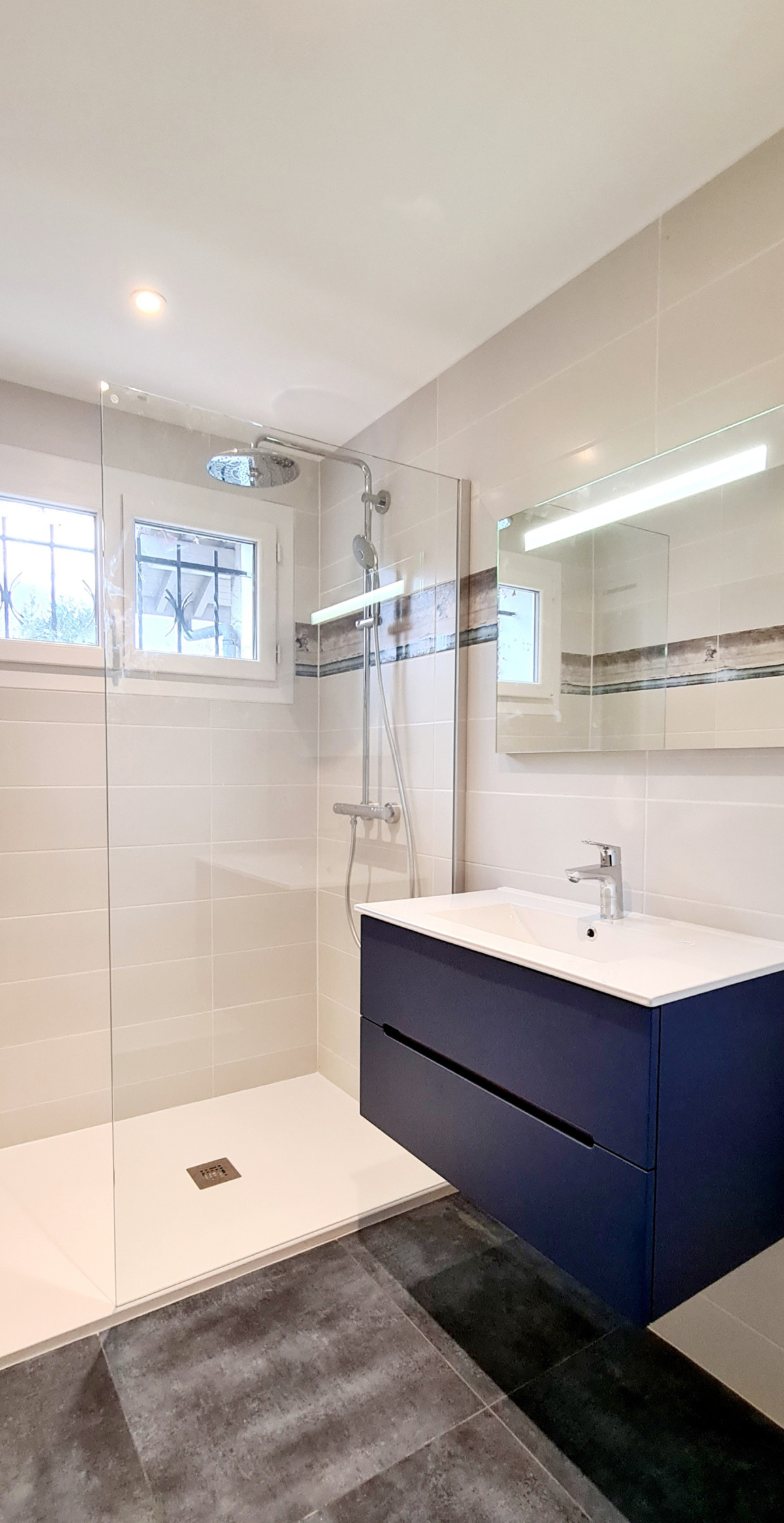 confiez la rénovation de votre salle de bain à des experts : conseils, idées et solutions pour moderniser votre espace avec style et fonctionnalité. obtenez un devis personnalisé rapidement.