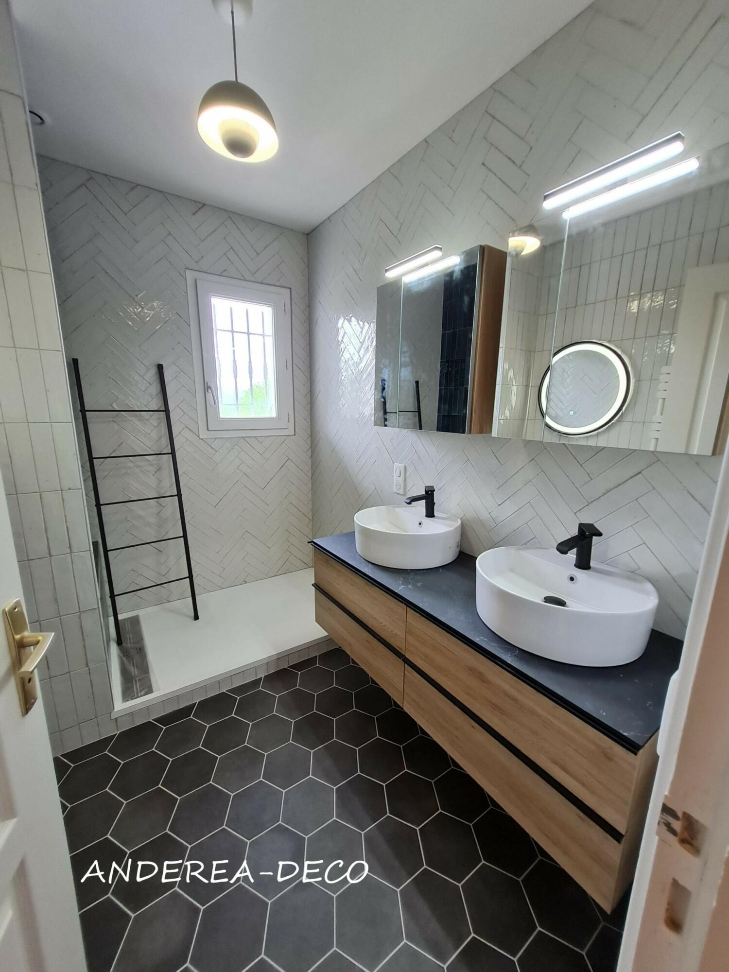 découvrez nos conseils et inspirations pour une rénovation de salle de bain chic. transformez votre espace avec des matériaux élégants et des idées modernes pour un intérieur sophistiqué et fonctionnel.
