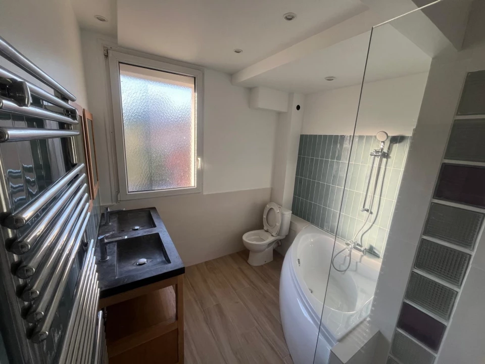 vous cherchez à rénover votre salle de bain à clamart ? profitez de solutions sur mesure, d’un accompagnement personnalisé et de services professionnels pour transformer votre espace selon vos envies.
